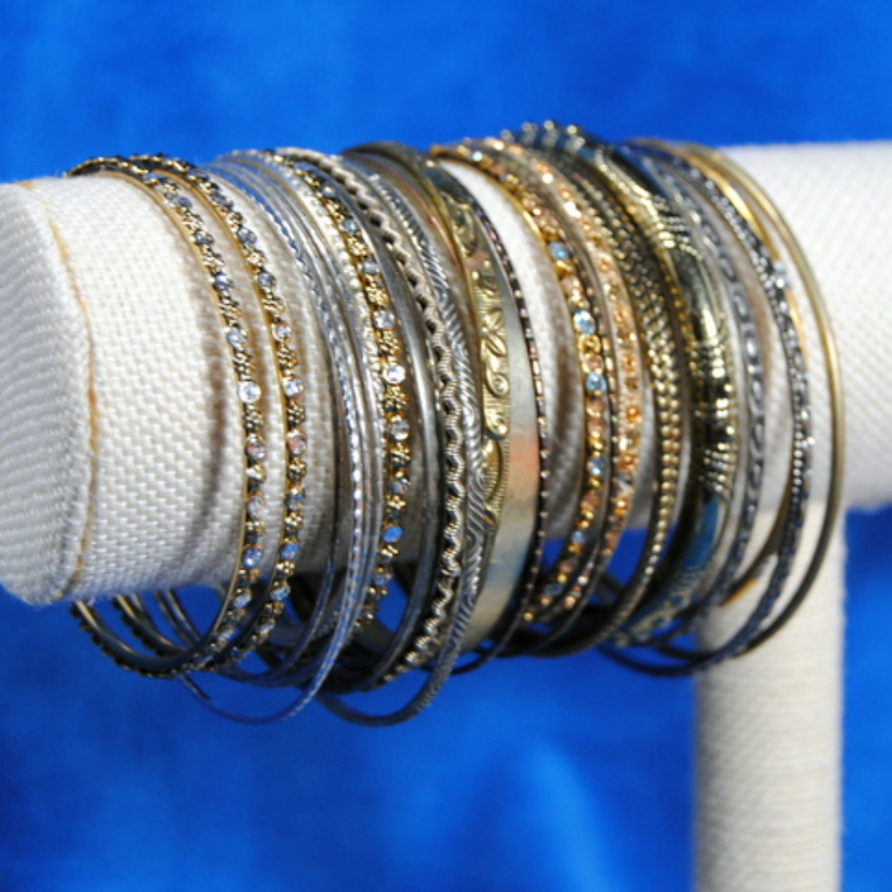 Bangles 25 Set Gold & Silver Color Many Texture Accents Variety Pack Vintage